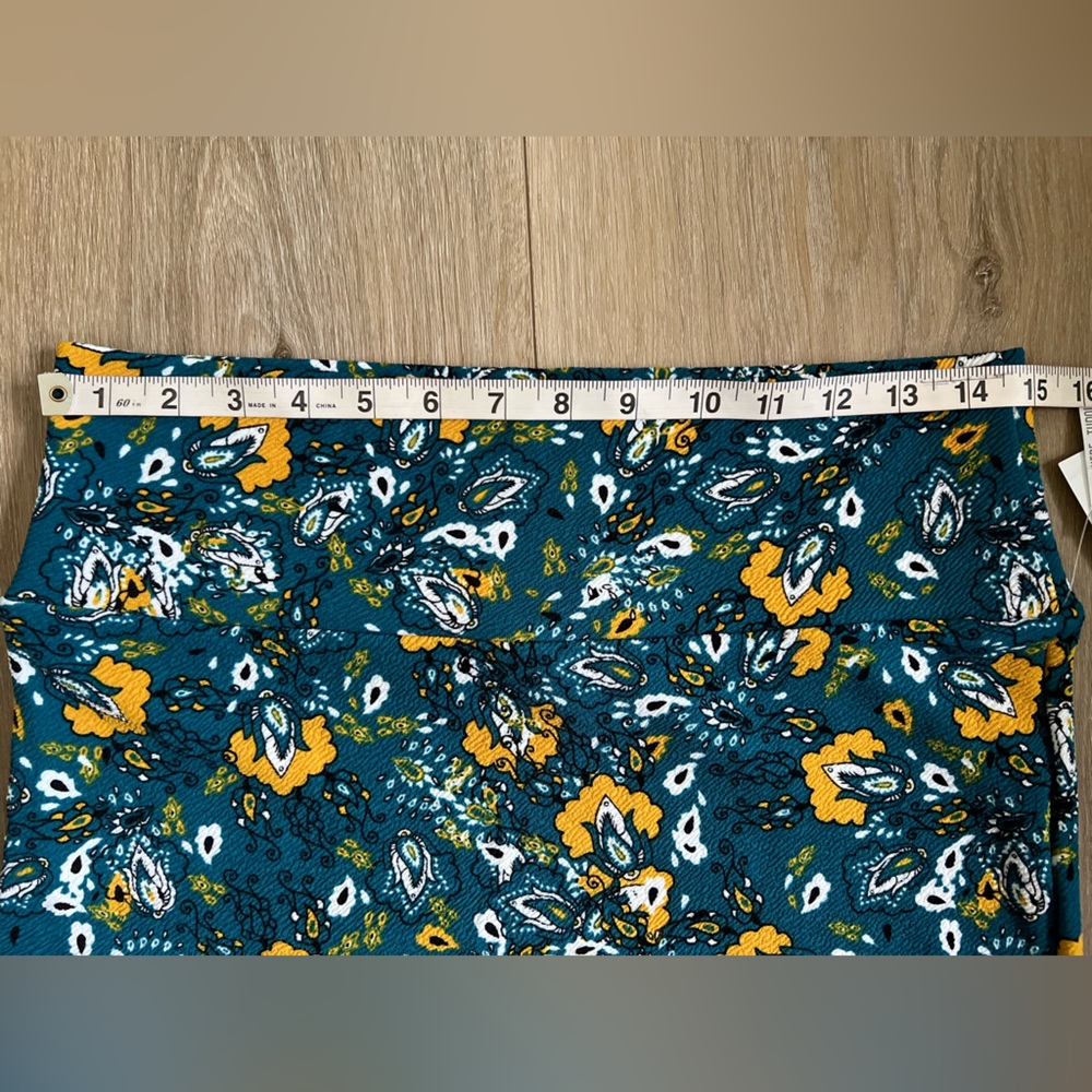 LULAROE Cassie Skirt - Picture 4 of 8